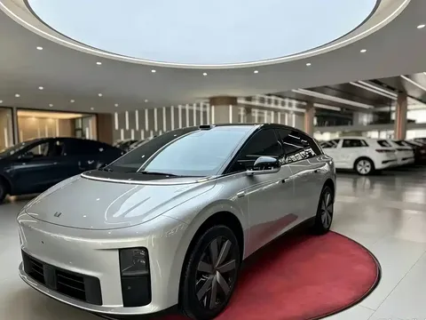 2025 Li Auto i6 4WD Standard