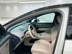 2025 Li Auto i6 4WD Standard — фото 2