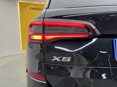 2022 BMW X5 40Li M Sport Package, чёрный — фото 14