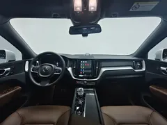 2023 Volvo XC60 4WD Luxury, белый — фото 10