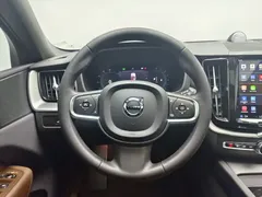 2023 Volvo XC60 4WD Luxury, белый — фото 12