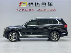 2023 BMW X7 xDrive40i Premium M Sport Package, чёрный — фото 12