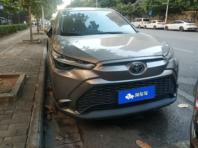 2022 Toyota Frontlander 2.0L CVT Luxury