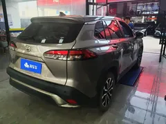 2022 Toyota Frontlander 2.0L CVT Luxury — фото 3