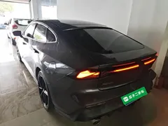 2022 Changan UNI-V 1.5T Premium — фото 5