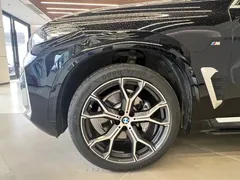 2023 BMW X5 30Li Premium M Sport Package, чёрный — фото 4