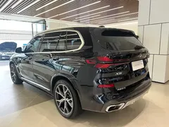 2023 BMW X5 30Li Premium M Sport Package, чёрный — фото 7