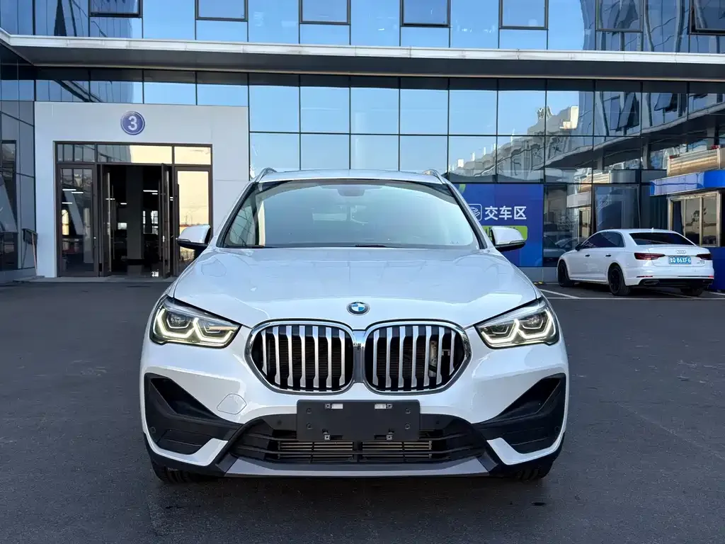2022 BMW X1