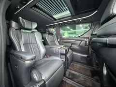 2021 Toyota Alphard Hybrid 2.5L Premium, чёрный — фото 13