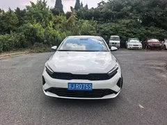 2023 Kia Cerato 1.5L CVT Luxury, белый — фото 2