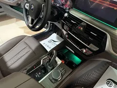 2023 BMW 5 Series 530Li Leading Luxury Package, чёрный — фото 23