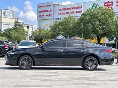 2019 Toyota Avalon 2.5L Touring Premium, чёрный — фото 5