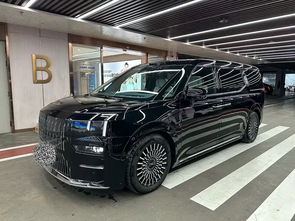 2024 Zeekr 009 6-Seat Executive 4WD 108kWh
