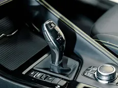 2023 BMW X2 sDrive 25i, белый — фото 14