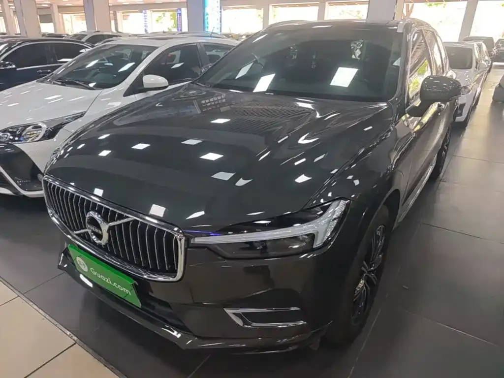 2021 Volvo XC60 4WD Luxury
