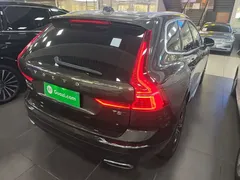 2021 Volvo XC60 4WD Luxury — фото 7