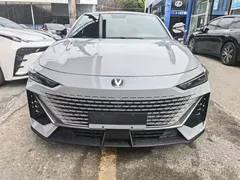 2022 Changan UNI-V 1.5T — фото 2