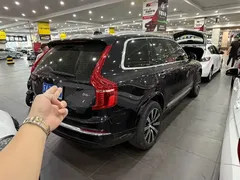 2023 Volvo XC90 7-seat, чёрный — фото 4