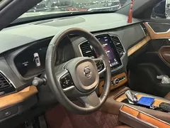 2023 Volvo XC90 7-seat, чёрный — фото 5