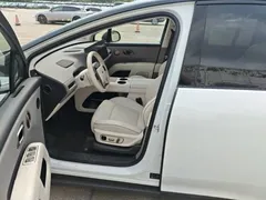 2025 Li Auto i8 Standard, белый — фото 4