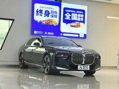 2023 BMW 7 Series 740Li Leading M Sport Package, чёрный — фото 3