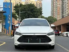 2024 BYD Qin PLUS Honor DM-i PHEV 55km Leading, белый — фото 2