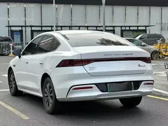 2024 BYD Qin PLUS Honor DM-i PHEV 55km Leading, белый — фото 10