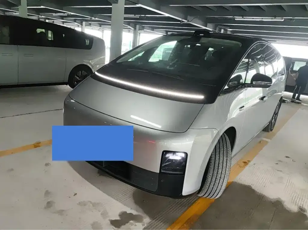 2024 Li Auto MEGA Ultra