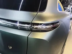 2025 Li Auto L9 Smart Refresh, зелёный — фото 8