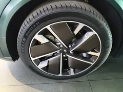 2025 Li Auto L9 Smart Refresh, зелёный — фото 23