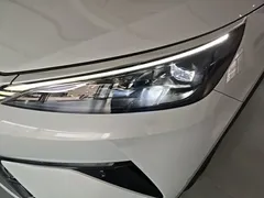 2025 BYD Yuan PLUS Smart Driving 510km Leading, белый — фото 24