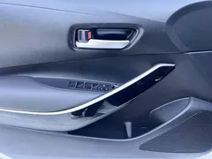 2023 Toyota Corolla 1.8L Hybrid Elite, белый — фото 12
