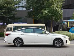 2022 Nissan Teana 2.0L XL-TLS, белый — фото 4