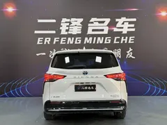 2021 Toyota Sienna 2.5L Hybrid Platinum, белый — фото 5