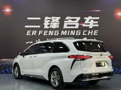 2021 Toyota Sienna 2.5L Hybrid Platinum, белый — фото 6