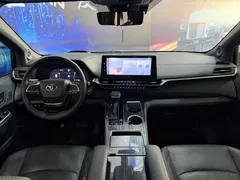 2021 Toyota Sienna 2.5L Hybrid Platinum, белый — фото 7
