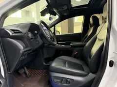 2021 Toyota Sienna 2.5L Hybrid Platinum, белый — фото 8