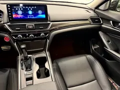 2022 Honda Accord 260TURBO Premium — фото 17