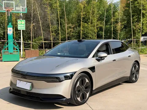 2025 Zeekr 007 RWD Smart Driving 75kWh