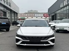 2023 Hyundai Elantra 1.5L CVT LUX Premium, белый — фото 2