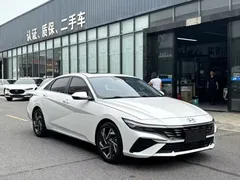 2023 Hyundai Elantra 1.5L CVT LUX Premium, белый — фото 4
