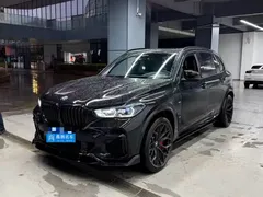 2022 BMW X5 40Li Premium M Sport Package, чёрный — фото 1