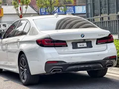 2022 BMW 5 Series 525i M Sport Package, белый — фото 3