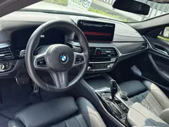 2022 BMW 5 Series 525i M Sport Package, белый — фото 7