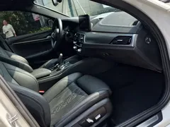 2022 BMW 5 Series 525i M Sport Package, белый — фото 13