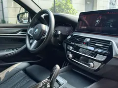2022 BMW 5 Series 525i M Sport Package, белый — фото 18