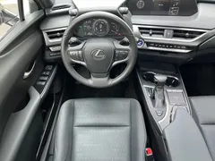 2020 Lexus UX 260h, белый — фото 8