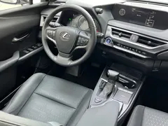 2020 Lexus UX 260h, белый — фото 10