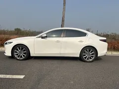 2021 Mazda 3 2.0L AT, белый — фото 4