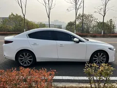 2021 Mazda 3 2.0L AT, белый — фото 5